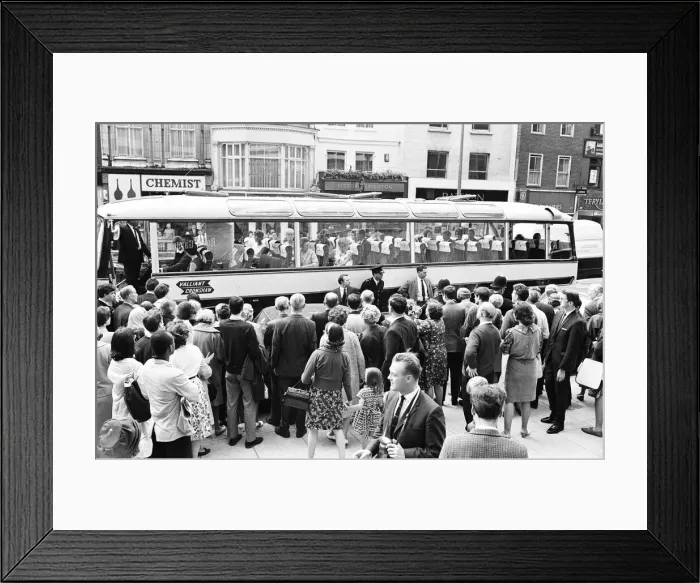 Framed Print : Scenes at the Royal Garden Hotel in Kensington, London, the morning after the World Cup Framed Print : Scenes at the Royal Garden Hotel in Kensington, London, the morning after the World Cup