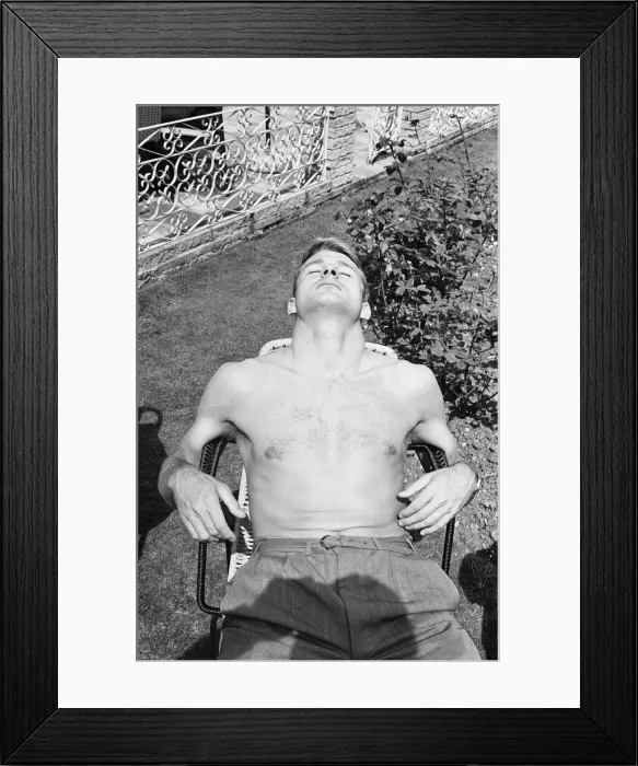 Framed Print : England football players sunbathing at their base in Hendon during the 1966 World Cup Framed Print : England football players sunbathing at their base in Hendon during the 1966 World Cup