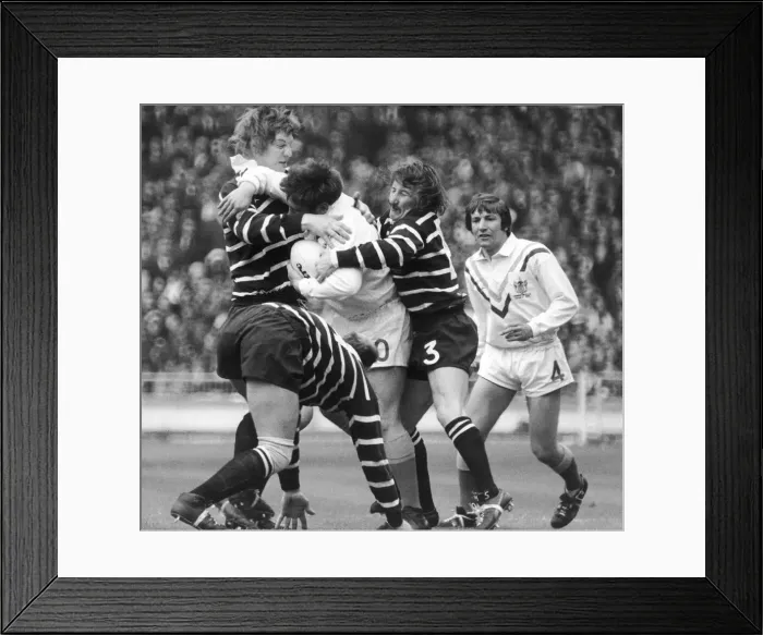 Framed Print : Warringtons Brady is surrounded but undaunted, is determined not to surrender