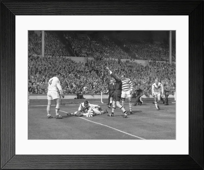 Framed Print : Aston of Wigan gets the ball just over the line but referee Davies blows up for a penalty Framed Print : Aston of Wigan gets the ball just over the line but referee Davies blows up for a penalty