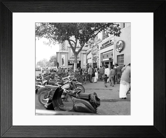 Framed Print : Street scenes, New Delhi, India, January 1961
