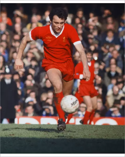Liverpool footballer Ray Kennedy in action against Chelsea at Stamford Bridge