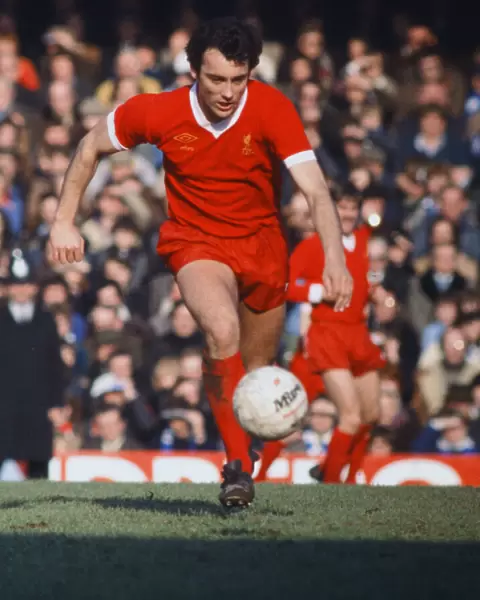 Liverpool footballer Ray Kennedy in action against Chelsea at Stamford Bridge