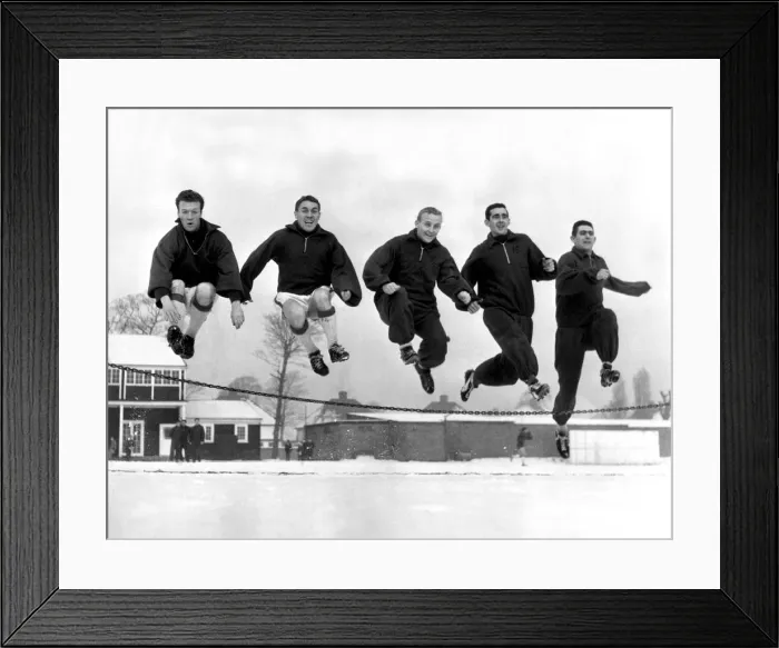 Framed Print : Everton players training in preparation for an upcoming FA Cup match against King