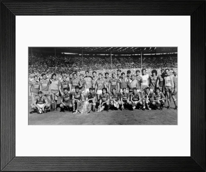 Framed Print : Charity Shield match at Wembley Stadium. Everton and Liverpool team share Framed Print : Charity Shield match at Wembley Stadium. Everton and Liverpool team share