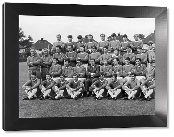 Everton squad pose fore a pre season picture at their Bellefield training camp