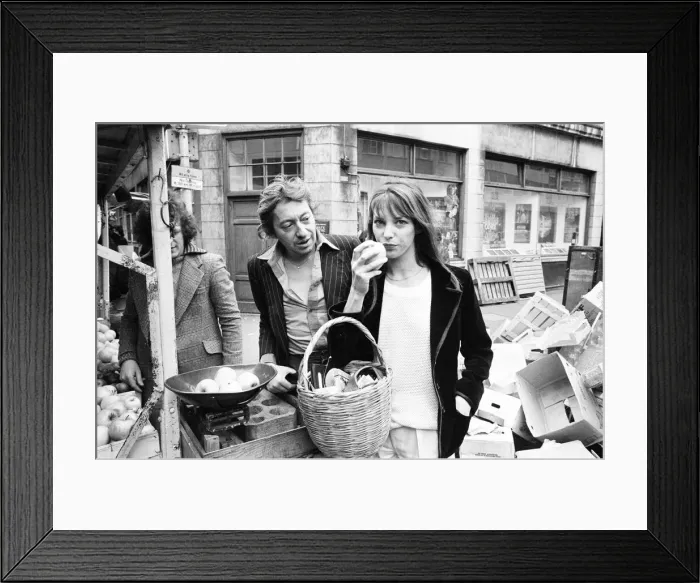 Framed Print : Jane Birkin and husband Serge Gainsbourg, pictured shopping in Berwick Street market Framed Print : Jane Birkin and husband Serge Gainsbourg, pictured shopping in Berwick Street market