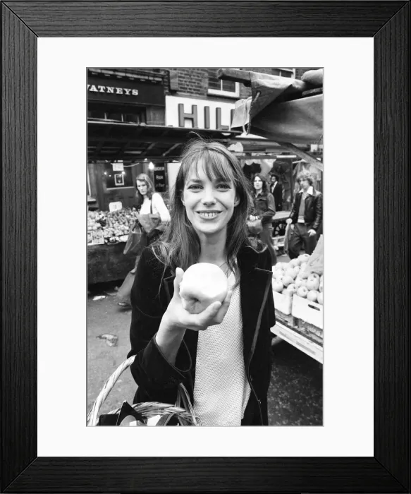 Framed Print : Jane Birkin and husband Serge Gainsbourg, pictured shopping in Berwick Street market Framed Print : Jane Birkin and husband Serge Gainsbourg, pictured shopping in Berwick Street market