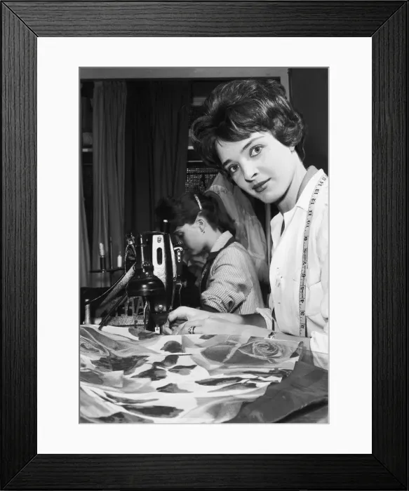 Framed Print : 24 year old June Parkyn working as a machinist at a London fashion house Framed Print : 24 year old June Parkyn working as a machinist at a London fashion house