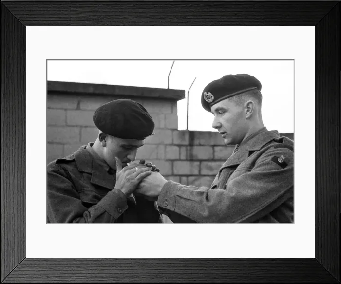 Framed Print : Two young soldiers at Royal Engineers recruiting scheme at Giillingham in Kent Framed Print : Two young soldiers at Royal Engineers recruiting scheme at Giillingham in Kent