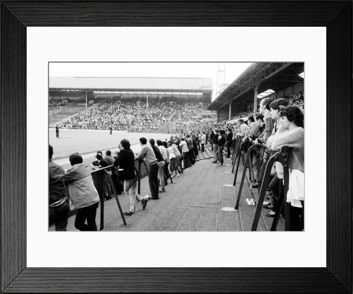 Framed Print : English Div 1. Wolverhampton Waderers 0 v. Ipswich 3 21st April 1984 Framed Print : English Div 1. Wolverhampton Waderers 0 v. Ipswich 3 21st April 1984