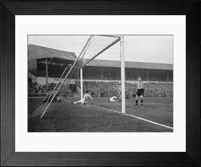 Framed Print : English League Division Two match at Bramall Lane. Sheffield United 3 v Brighton Framed Print : English League Division Two match at Bramall Lane. Sheffield United 3 v Brighton