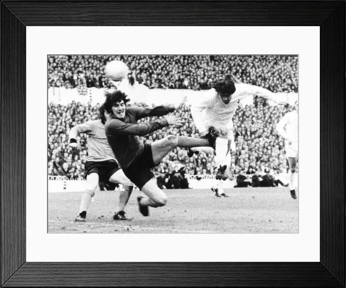 Framed Print : UEFA CUP Final Second Leg match at White Hart Lane. Tottenham Hotspur 1 v Framed Print : UEFA CUP Final Second Leg match at White Hart Lane. Tottenham Hotspur 1 v
