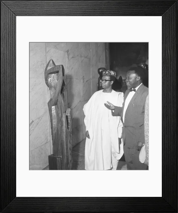 Framed Print : The reception and viewing of the work of Ben Enwonwu in the Daily Mirror building