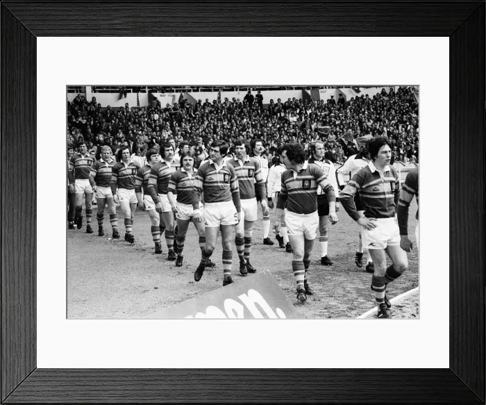 Framed Print : Leeds and Widnes players make their way on to the pitch at the start of the Rugby League Framed Print : Leeds and Widnes players make their way on to the pitch at the start of the Rugby League