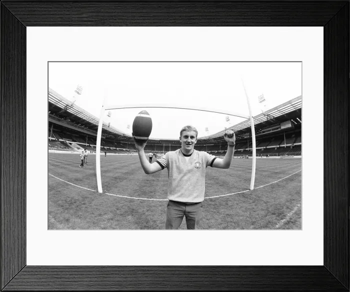 Framed Print : Shaun Edwards of Wigan stands on the Wembley turf for the first time on the eve of Framed Print : Shaun Edwards of Wigan stands on the Wembley turf for the first time on the eve of