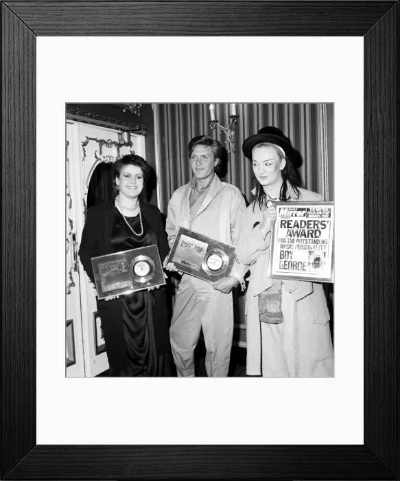 Framed Print : British Rock and Pop award at Londons Lyceum ballroom Framed Print : British Rock and Pop award at Londons Lyceum ballroom