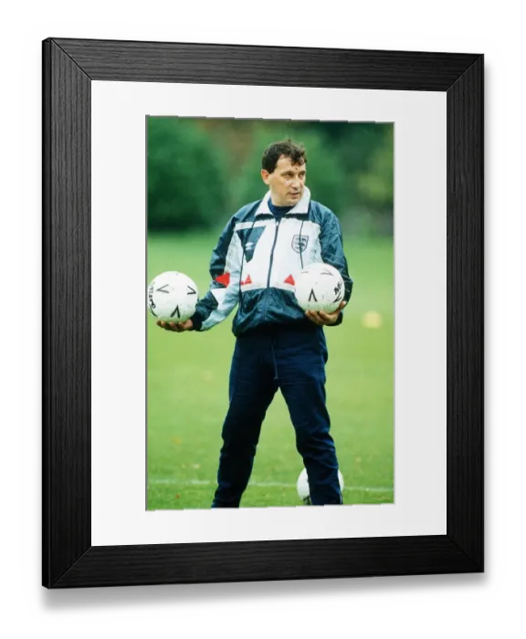Framed Print : England Manager Graham Taylor at an England FC photocall. 1st October 1990