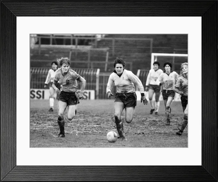 Framed Print : England 1 v Sweden 0, Womens European Cup Final 2nd Leg, held at Kenilworth Road Framed Print : England 1 v Sweden 0, Womens European Cup Final 2nd Leg, held at Kenilworth Road