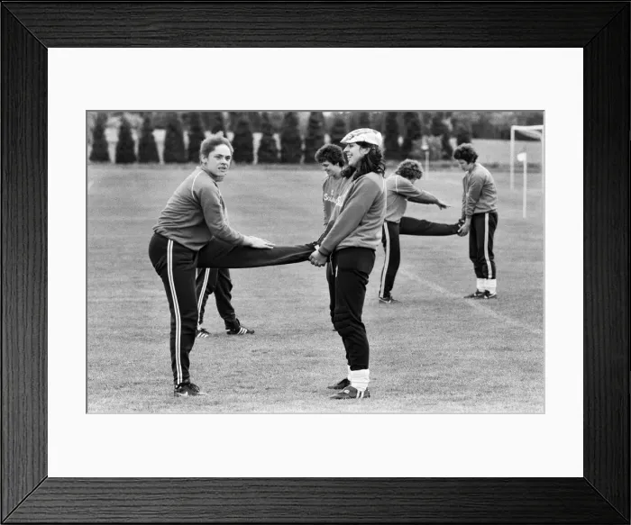 Framed Print : England Womens Football Team, pictured during training session ahead of their Framed Print : England Womens Football Team, pictured during training session ahead of their