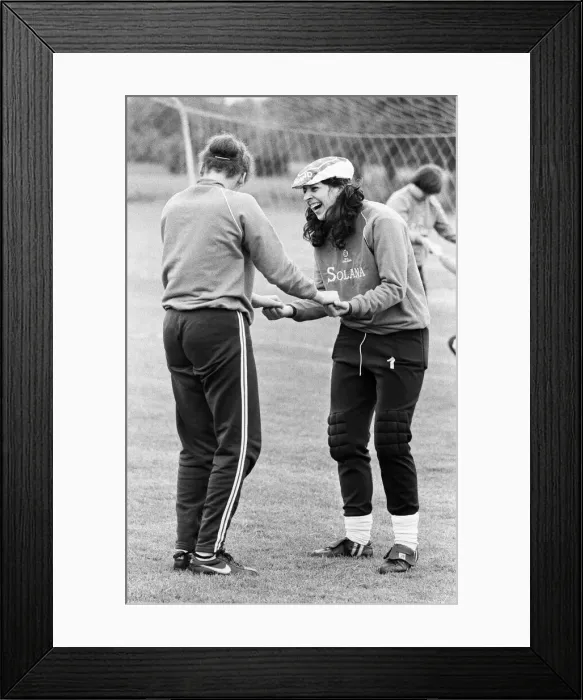 Framed Print : England Womens Football Team, pictured during training session ahead of their Framed Print : England Womens Football Team, pictured during training session ahead of their