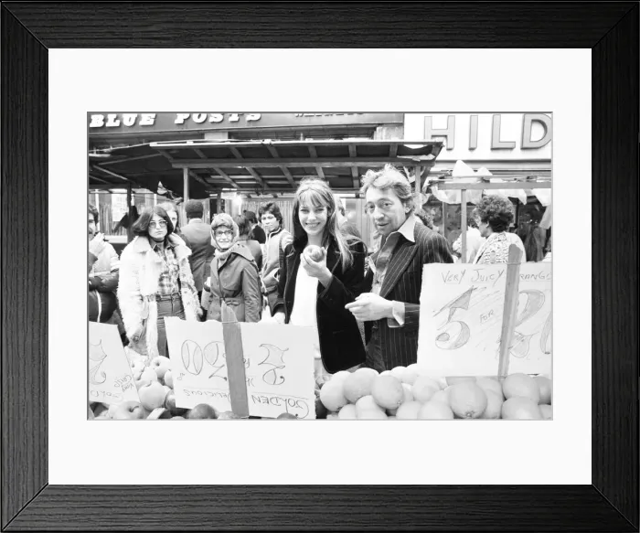 Framed Print : Jane Birkin and husband Serge Gainsbourg, pictured shopping in Berwick Street market Framed Print : Jane Birkin and husband Serge Gainsbourg, pictured shopping in Berwick Street market