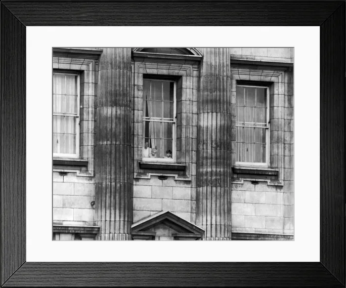 Framed Print : Coronation of Queen Elizabeth II. Prince Charles and Princess Anne watch from Buckingham