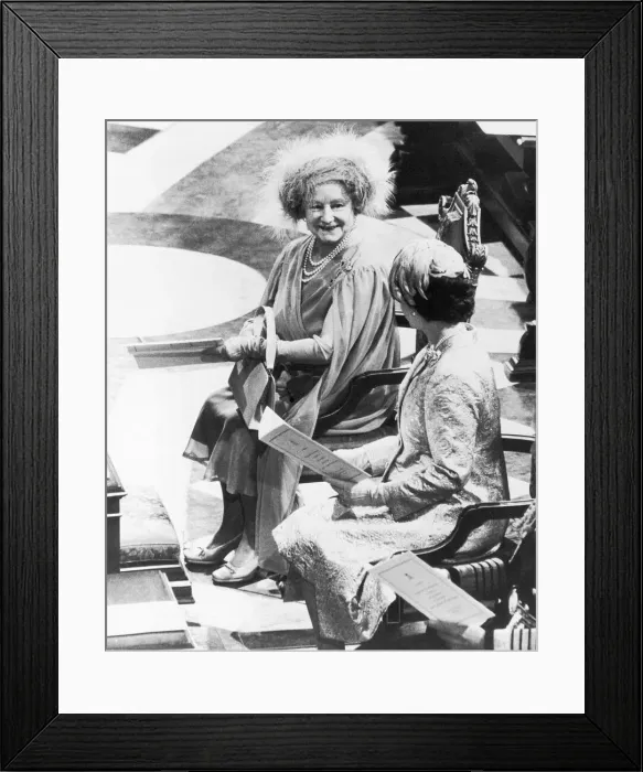 Framed Print : The Queen and The Queen Mother at a thanksgiving service at St Pauls cathedral