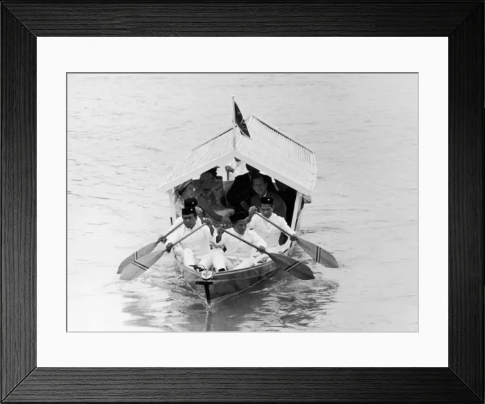 Framed Print : Royal visit to Malaysia. The Queen and The Duke of Edinburgh are transported by boat Framed Print : Royal visit to Malaysia. The Queen and The Duke of Edinburgh are transported by boat
