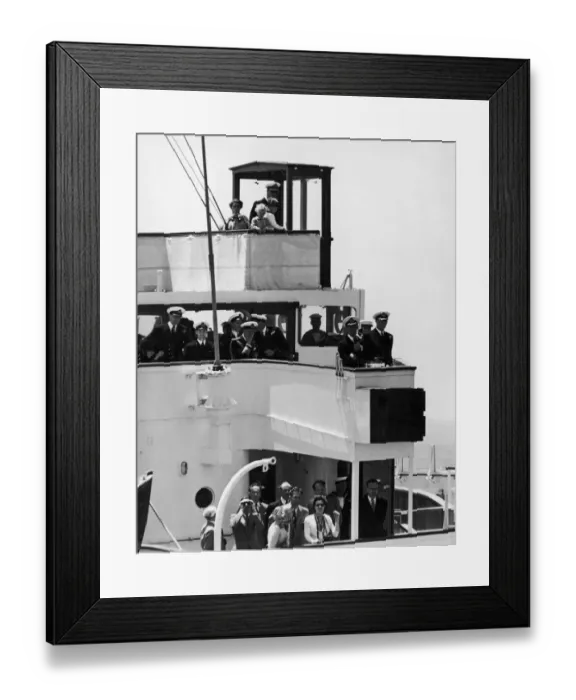 Framed Print : The Royal Yacht Britannia carrying the Royal Family arriving in Malta