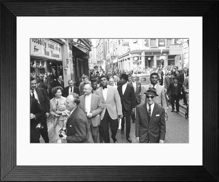 Framed Print : Cassius Clay (Muhammad Ali) seen here with his brother Rudoph Framed Print : Cassius Clay (Muhammad Ali) seen here with his brother Rudoph