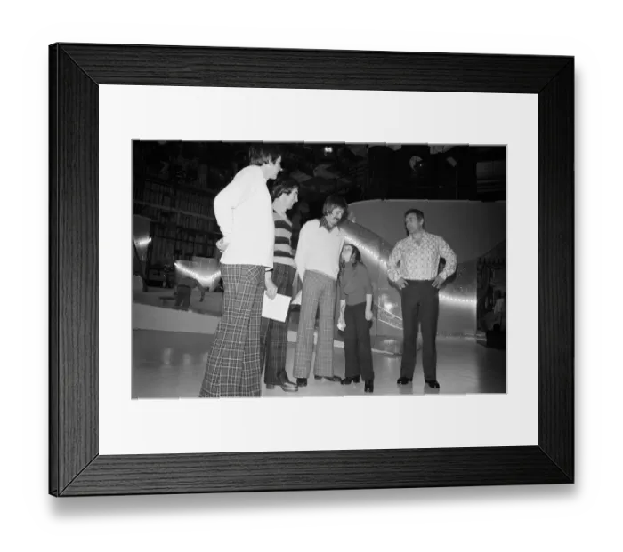 Framed Print : Lena Zavaroni, aged 11, who will be appearing on a BBC TV Special with The Batchelors Framed Print : Lena Zavaroni, aged 11, who will be appearing on a BBC TV Special with The Batchelors