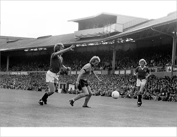 Wolverhampton Wanderers 3 vs. Manchester United 1. Andy Gray of Wolves on the ball