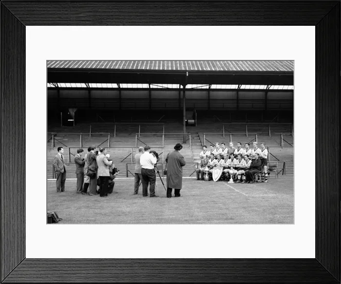 Framed Print : Wolverhampton Wanderers F. C. photo shoot. 30th July 1959 Framed Print : Wolverhampton Wanderers F. C. photo shoot. 30th July 1959