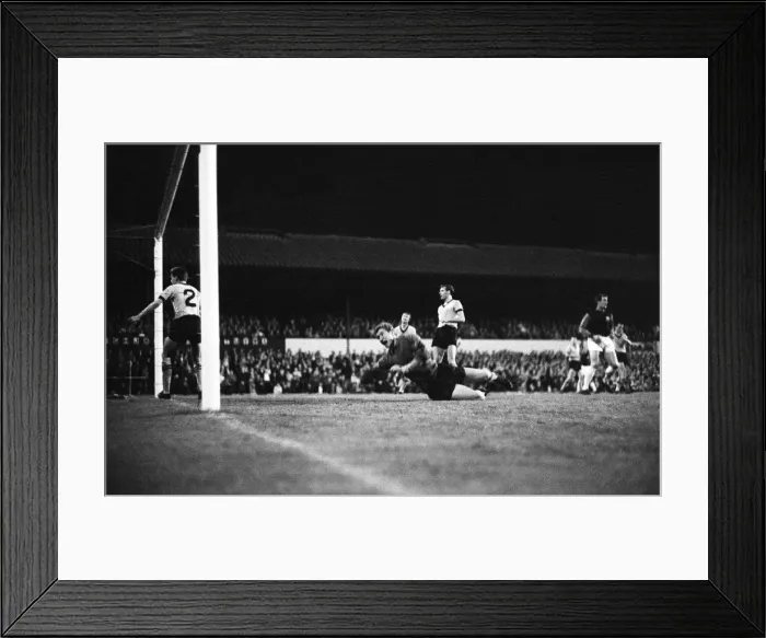 Framed Print : Wolverhampton Wanderers Vs. West Ham 16th September 1964 Framed Print : Wolverhampton Wanderers Vs. West Ham 16th September 1964