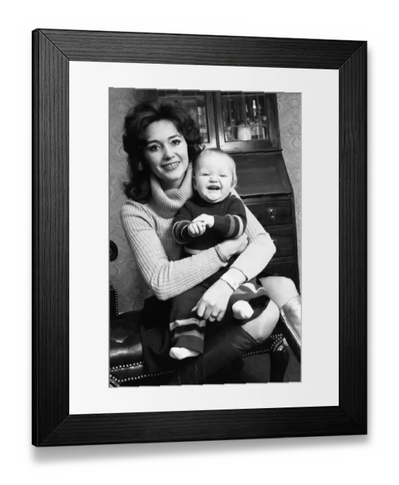 Framed Print : Valerie Churchill, 25, and her one year old daughter Sarah, born 16th March 1972 Framed Print : Valerie Churchill, 25, and her one year old daughter Sarah, born 16th March 1972