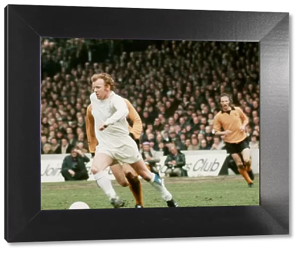 Leeds v Wolverhampton Billy Bremner in action 1973