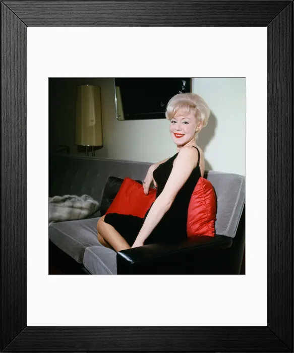 Framed Print : Singer Kathy Kirby showing off her new hairstyle. 24th November 1965 Framed Print : Singer Kathy Kirby showing off her new hairstyle. 24th November 1965