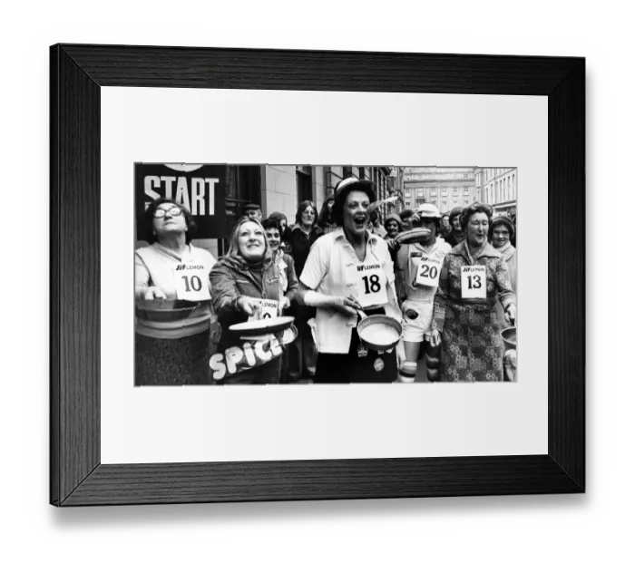 Framed Print : Margaret Grierson of Blakelaw, Newcastle (no 18)) wins the regional heat