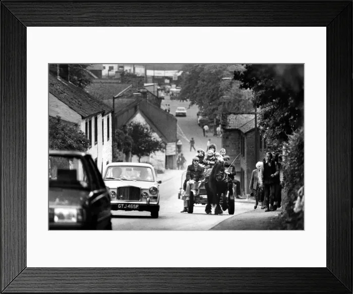 Framed Print : A day out at Appleby Horse Fair in Westmorland, Cumbria for this family on 10th June 1983 Framed Print : A day out at Appleby Horse Fair in Westmorland, Cumbria for this family on 10th June 1983
