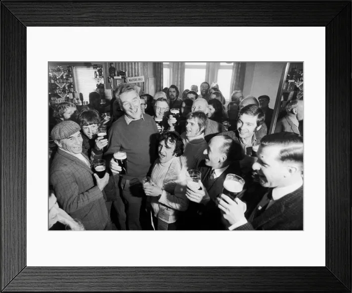 Framed Print : Donald Ginger'McCain, the trainer of famous racehorse Red Rum Framed Print : Donald Ginger'McCain, the trainer of famous racehorse Red Rum