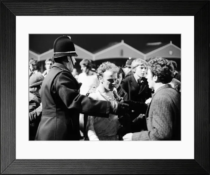 Framed Print : Division One. Wolverhampton Wanderers v. Leeds United A dejected Billy Framed Print : Division One. Wolverhampton Wanderers v. Leeds United A dejected Billy