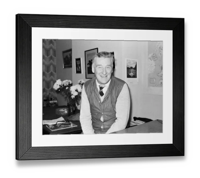 Framed Print : Donald Ginger'McCain, the trainer of famous champion racehorse Red Rum Framed Print : Donald Ginger'McCain, the trainer of famous champion racehorse Red Rum