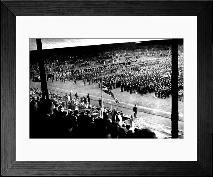 Framed Print : World War two victory parade - Newcastle held its victory parade st St James Framed Print : World War two victory parade - Newcastle held its victory parade st St James