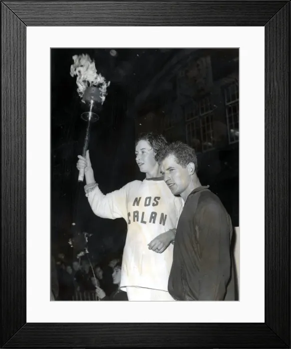 Framed Print : The Nos Galan Races commemorate the Welsh runner Guto Nyth Bran