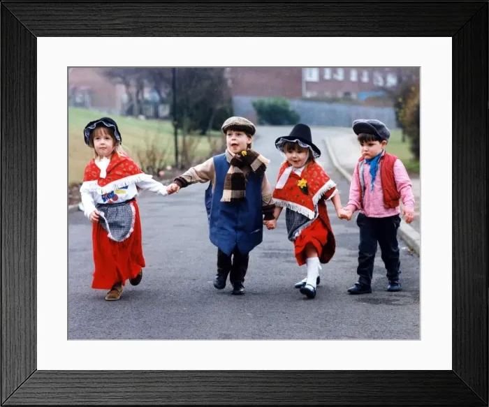 Framed Print : St Davids Day - All dressed up for Dewi Sant are these youngstes from Dosbarth Framed Print : St Davids Day - All dressed up for Dewi Sant are these youngstes from Dosbarth