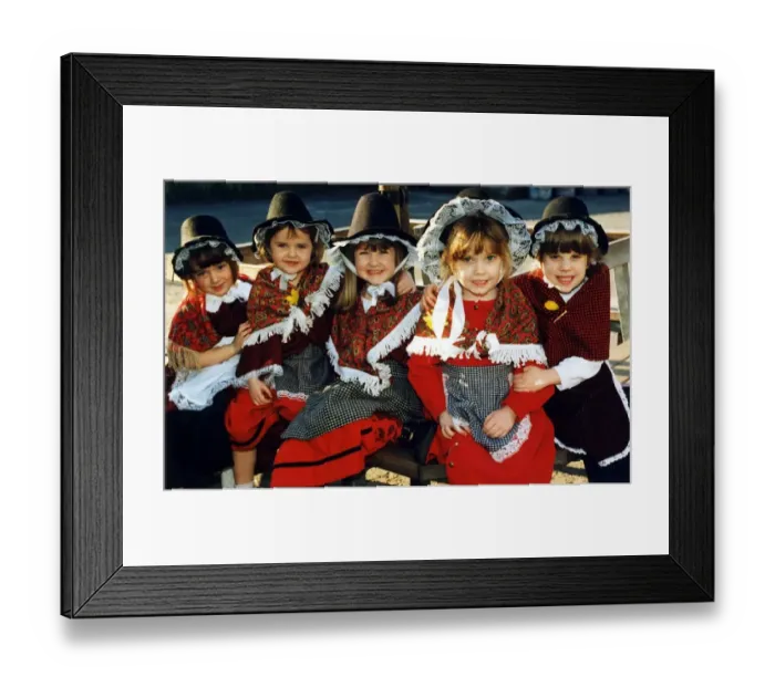 Framed Print : St Davids Day celebrations at Ysgol Gymraeg Treganna, Radnor Rd, Cardiff Framed Print : St Davids Day celebrations at Ysgol Gymraeg Treganna, Radnor Rd, Cardiff