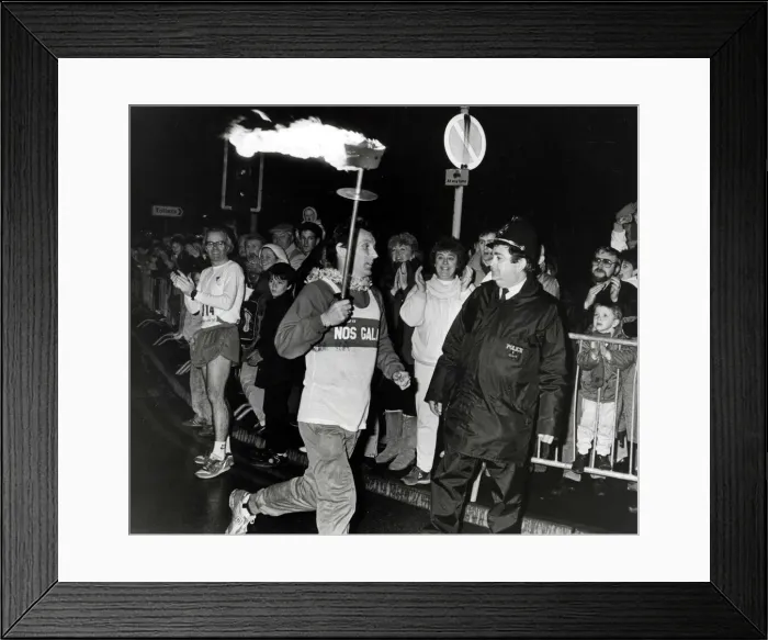 Framed Print : The Nos Galan Races commemorate the Welsh runner Guto Nyth Bran