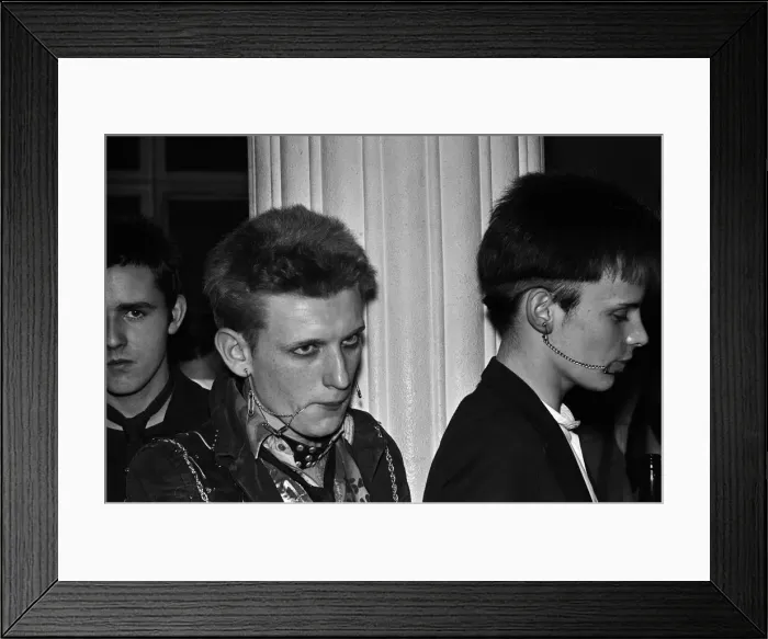 Framed Print : Punk Rockers at Woolwich. 12th June 1977 Framed Print : Punk Rockers at Woolwich. 12th June 1977