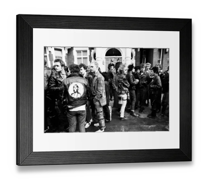 Framed Print : Punk rockers march in London. 3rd February 1980 Framed Print : Punk rockers march in London. 3rd February 1980